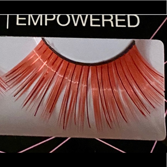 BRAND NEW! DIAMOND EMPOWERED EYELASH KIT - Picture 2 of 7